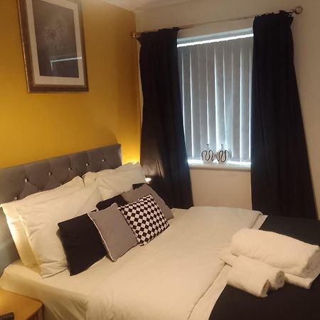 Ideal Home & Cottage Inviting 4 Bedroom Apartments Walsall Exterior foto